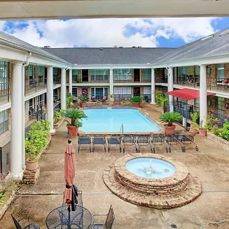 Villa Montrose Houston'S Urban Charm
